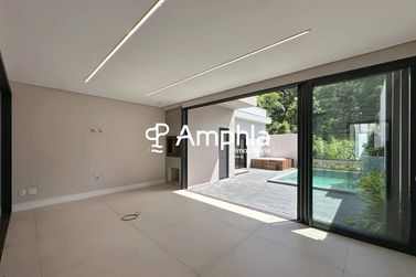 Casa &agrave; venda - 230m&sup2; - Recanto Tropical