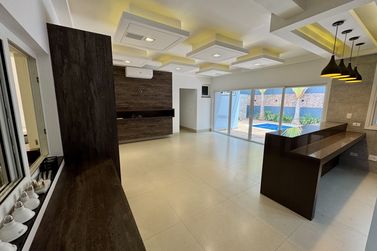 Casa &agrave; venda - 230m&sup2; - Condom&iacute;nio Royal Garden