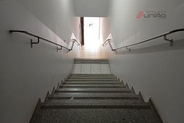 Sal&atilde;o Comercial para alugar - 880m&sup2; - Zona III