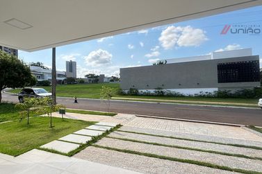 Casa &agrave; venda - 250m&sup2; - Residencial Royal Garden