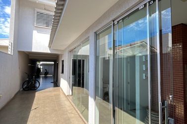 Sobrado &agrave; venda - 245m&sup2; - Zona II
