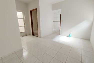 Casa &agrave; venda - 70m&sup2; - Jardim Imperial I