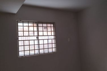 Apartamento para alugar - 50m&sup2; - ZONA III