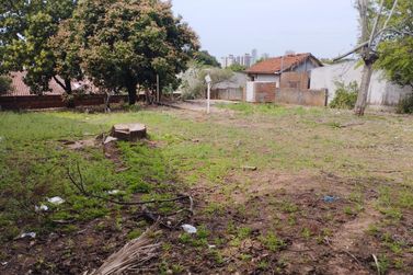 Terreno &agrave; venda - 667m&sup2; - Zona I-A