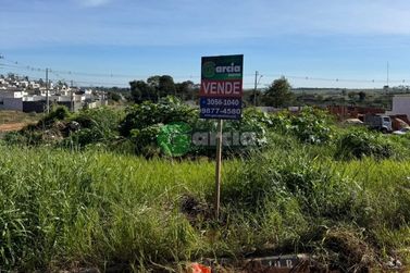 Terreno &agrave; venda - 151m&sup2; - Jardim Izaura