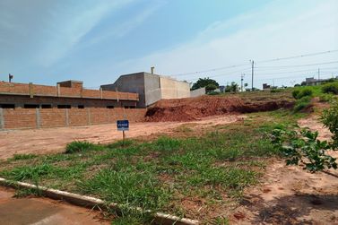 Terreno &agrave; venda - 245m&sup2; - Metropolitano II