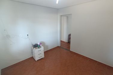 Casa &agrave; venda - 70m&sup2; - ZONA VI