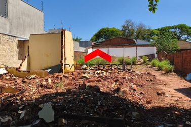 Terreno &agrave; venda - 360m&sup2; - Parque Danielle