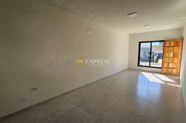 Casa &agrave; venda - 80m&sup2; - Zona V