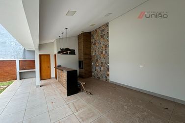 Casa &agrave; venda - 202m&sup2; - Zona 1a  Pr&oacute;ximo Ao Hospital Cemil