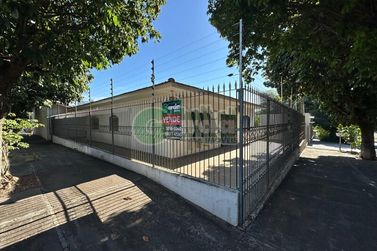 Casa &agrave; venda - 300m&sup2; - Parque San Remo I