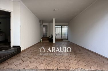 Sobrado &agrave; venda - 351m&sup2; - ZONA II