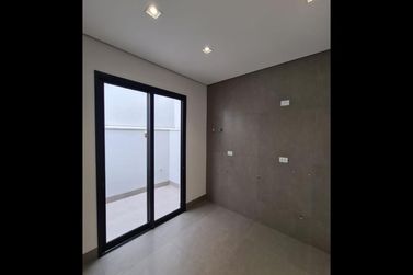 Casa &agrave; venda - 250m&sup2; - Conjunto Residencial Portal das &Aacute;guas