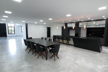 Sobrado &agrave; venda - 360m&sup2; - Condom&iacute;nio Royal Garden