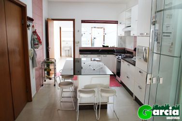 Sobrado &agrave; venda - 300m&sup2; - Jardim Veleiros