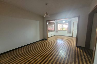 Casa para alugar - 125m&sup2; - Zona I