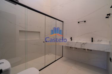 Casa para alugar - 144m&sup2; - ZONA III