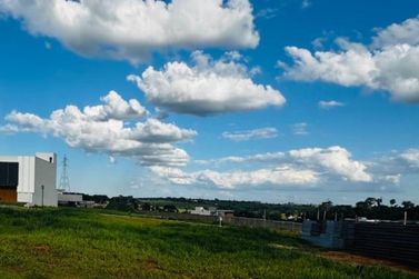 Terreno &agrave; venda - 246m&sup2; - Zona III