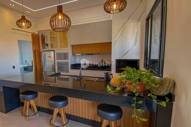 Sala Comercial &agrave; venda - 342m&sup2; - Centro