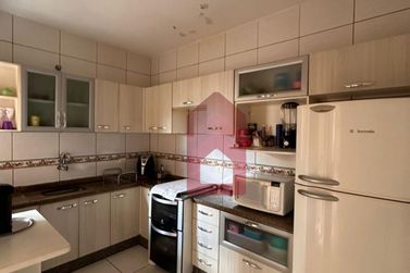 Casa &agrave; venda - 243m&sup2; - Zona V