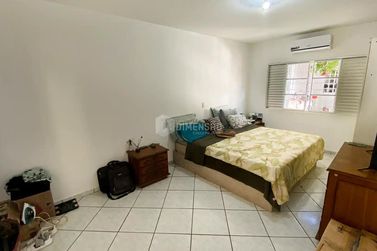 Casa &agrave; venda - 202m&sup2; - Zona Armaz&eacute;m