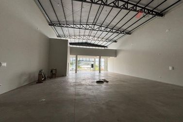 Sal&atilde;o Comercial para alugar - 420m&sup2; - Parque Alto da Parana