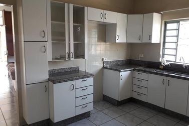 Casa &agrave; venda - 244m&sup2; - Zona I