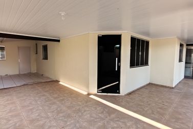 Casa para alugar - 324m&sup2; - ZONA V