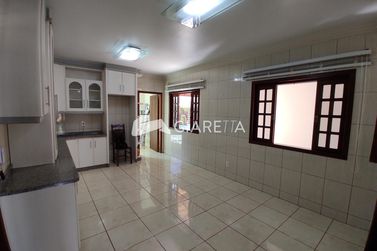 Casa &agrave; venda - 180m&sup2; - JARDIM GISELA