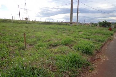 Terreno &agrave; venda - 218m&sup2; - Jardim Real