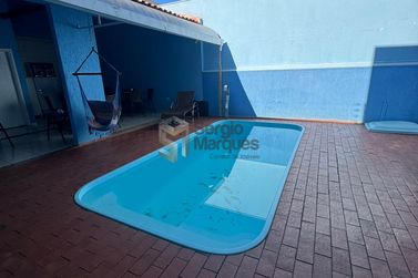Sobrado &agrave; venda - 238m&sup2; - Zona 2