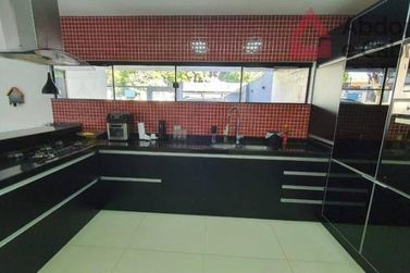 Casa &agrave; venda - 245m&sup2; - Zona V