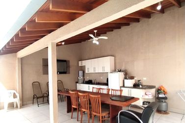 Casa &agrave; venda - 237m&sup2; - Jardim Oliveira