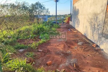 Terreno &agrave; venda - 214m&sup2; - Jardim Aeroporto