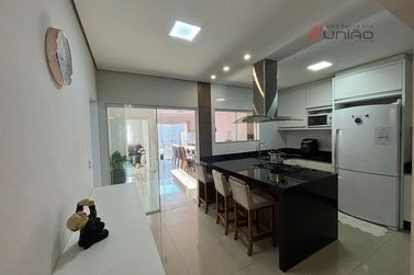 Casa &agrave; venda - 216m&sup2; - Jardim Vit&oacute;ria R&eacute;gia