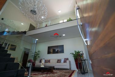 Sobrado &agrave; venda - 600m&sup2; - Zona II