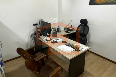 Sala Comercial &agrave; venda - 54m&sup2; - Zona I