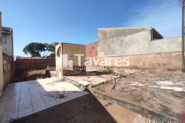 Terreno &agrave; venda - 270m&sup2; - Parque San Marino