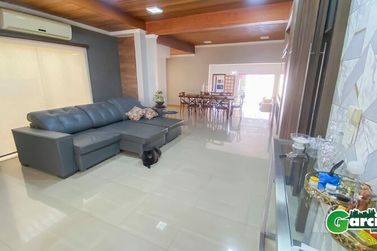 Casa &agrave; venda - 258m&sup2; - Zona II