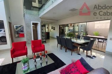 Casa &agrave; venda - 245m&sup2; - Zona V