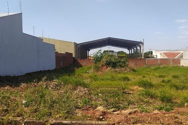 Terreno &agrave; venda - 471m&sup2; - Jardim Oriente