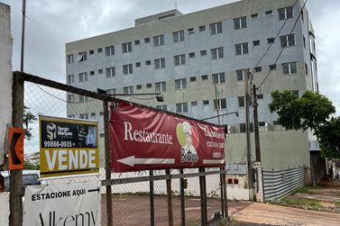 Terreno &agrave; venda - 490m&sup2; - Zona III