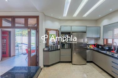 Casa &agrave; venda - 266m&sup2; - Regi&atilde;o do Lago