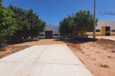 Sal&atilde;o Comercial para alugar - 1000m&sup2; - Rodovia