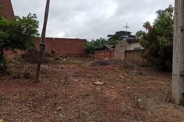 Terreno &agrave; venda - 472m&sup2; - Zona VII
