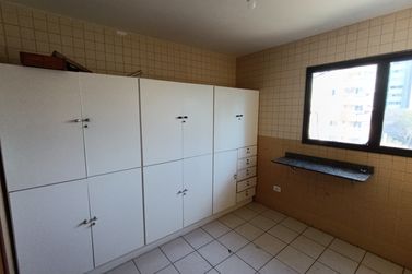 Sal&atilde;o Comercial para alugar - 185m&sup2; - ZONA I