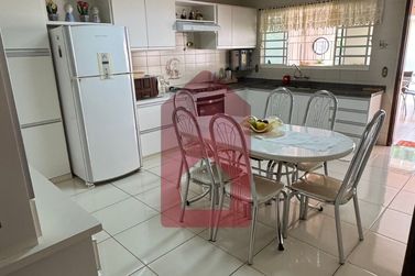 Casa &agrave; venda - 332m&sup2; - Zona I