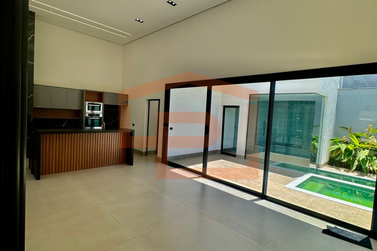 Casa &agrave; venda - 250m&sup2; - Zona VII