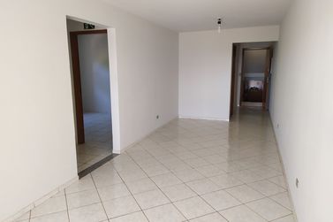 Apartamento para alugar - 95m&sup2; - ZONA III