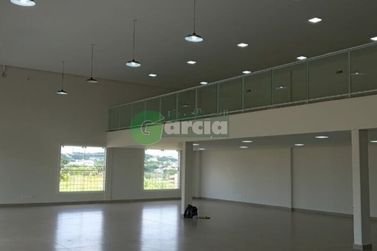 Sal&atilde;o Comercial para alugar - 360m&sup2; - Parque Colina Verde
